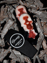 Load image into Gallery viewer, Sandalwood & Myrrh Skull Melts